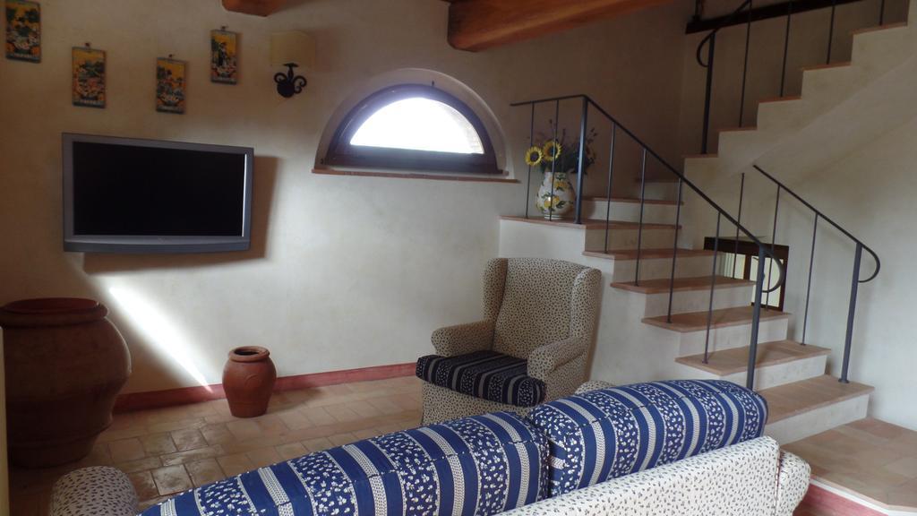 Il Fienile Holiday Home Le Fornacette Exterior foto